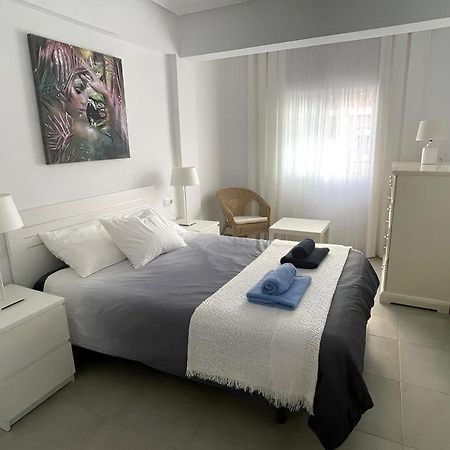 Del Mar 1 Deluxe Apartment Torrevieja Centrum Luaran gambar